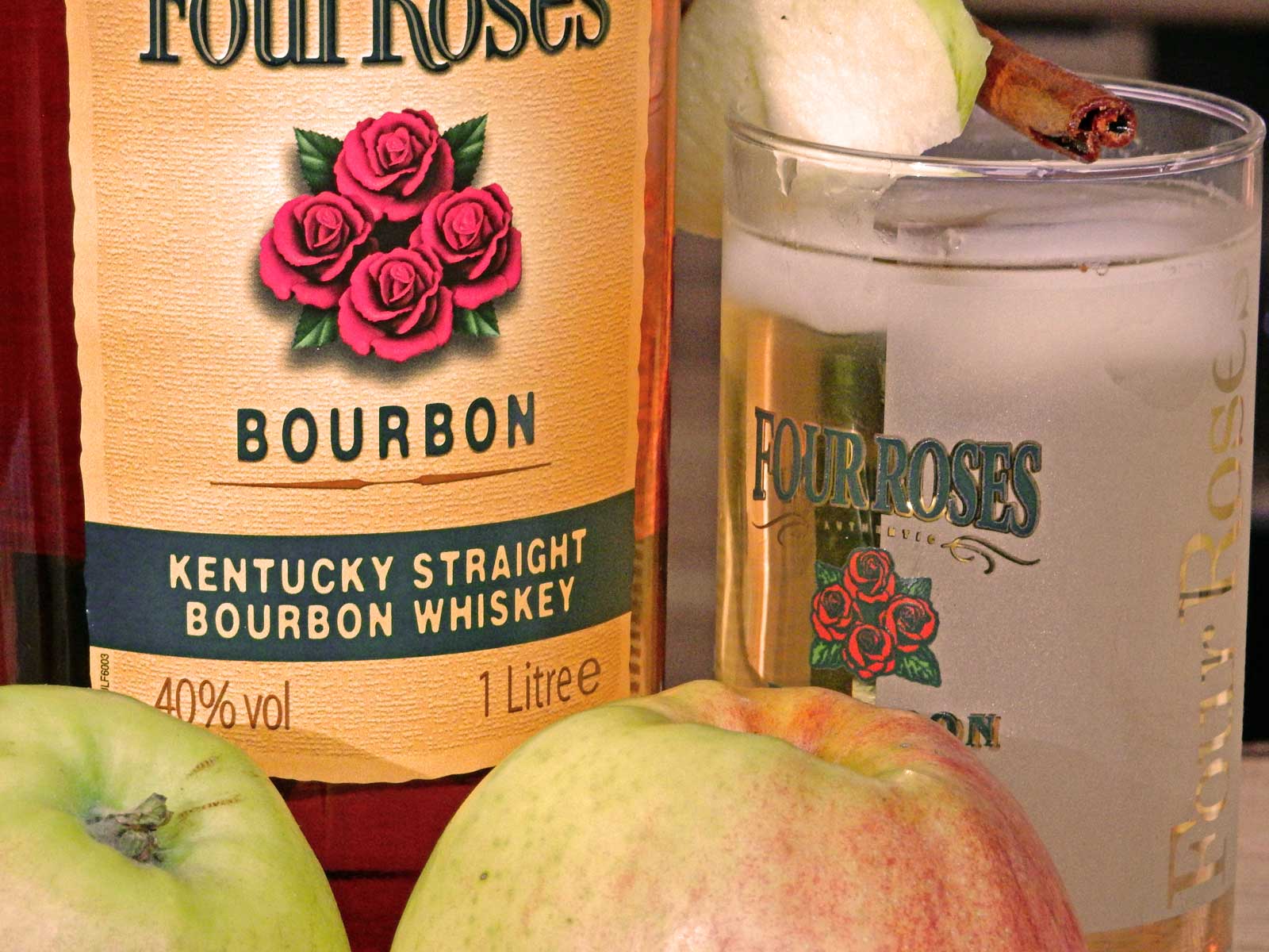 four roses yellow label kentucky straight bourbon whiskey