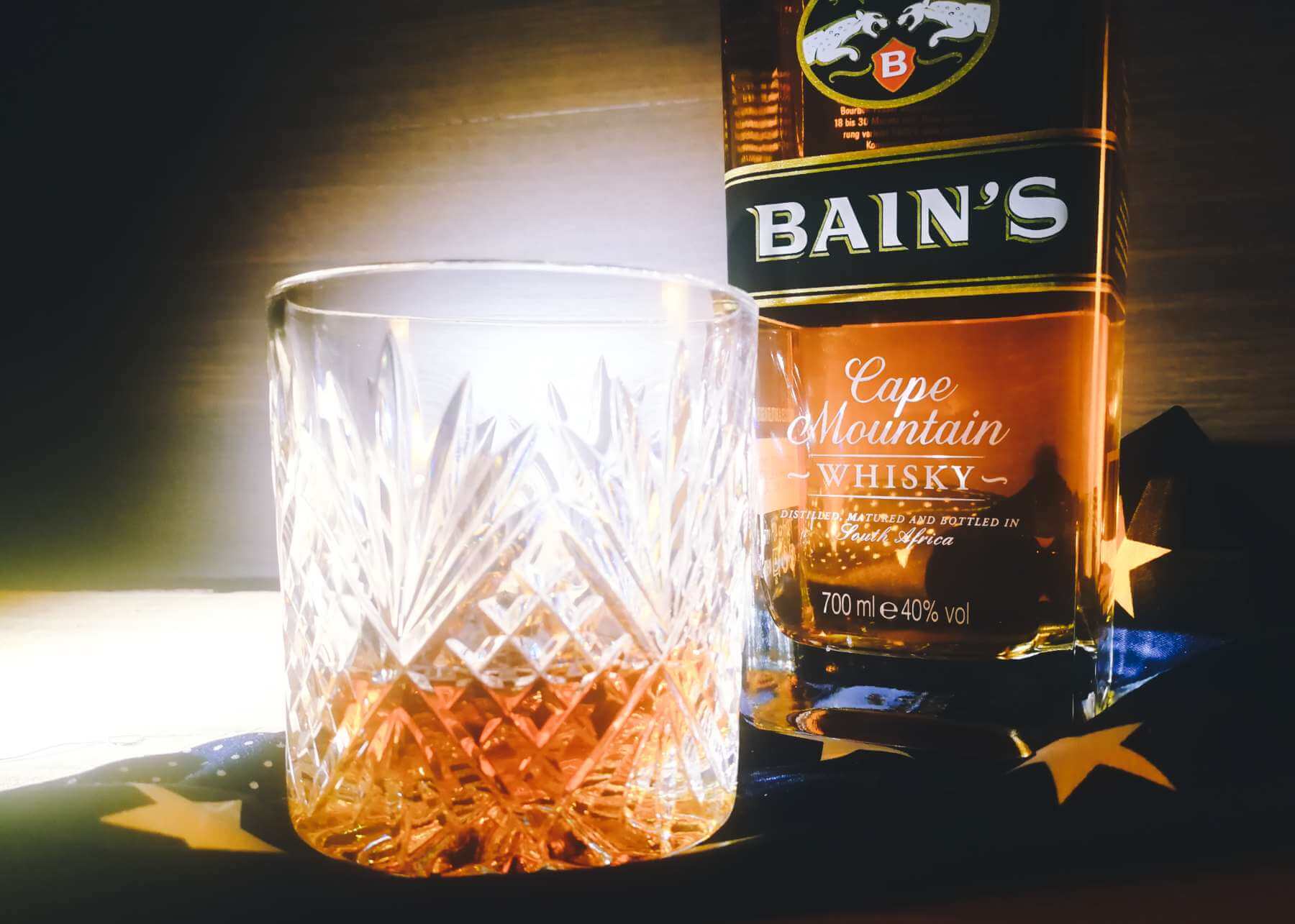 BAIN'S Cape Mountain Whisky Flasche Tumbler